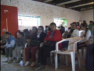 Hundreds patiently wait for free medical aid